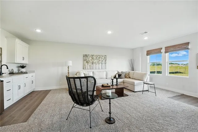 $572,875 | 1599 Grayhawk Drive, Basehor, KS 66007