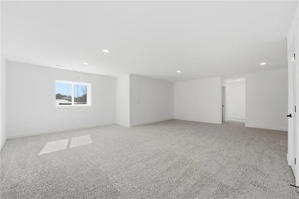$569,990 | 1599 Grayhawk Drive, Basehor, KS 66007