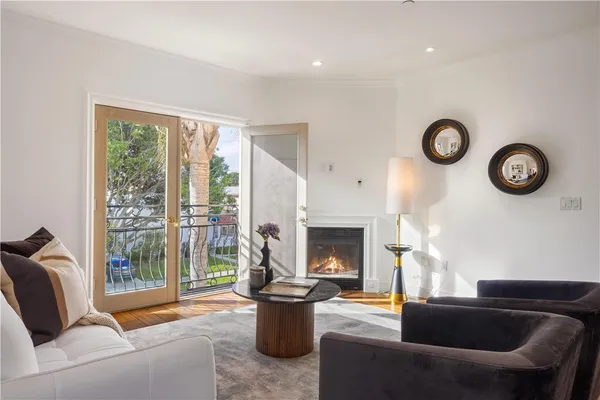$7,499 | 918 South Wooster Street, Unit 2, Los Angeles, CA 90035