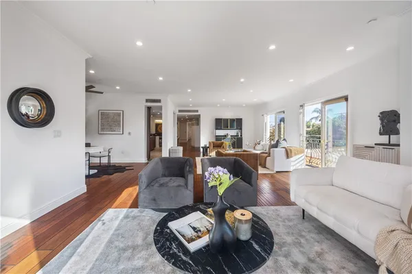 $7,499 | 918 South Wooster Street, Unit 2, Los Angeles, CA 90035