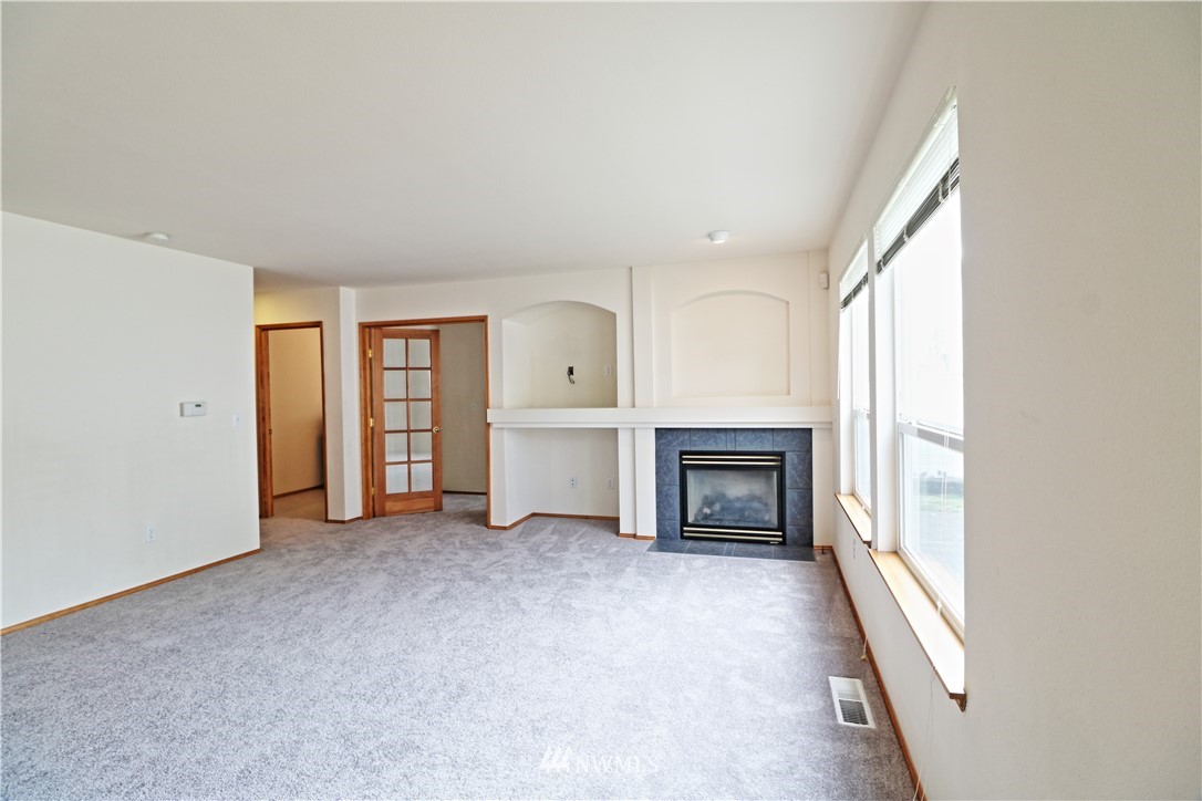 1909 Redmond Avenue Northeast Renton, WA 98056 - Photo 11 of 38 Gallery Image 11