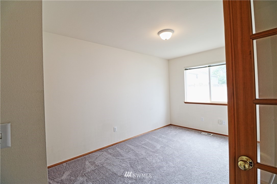 1909 Redmond Avenue Northeast Renton, WA 98056 - Photo 12 of 38 Gallery Image 12