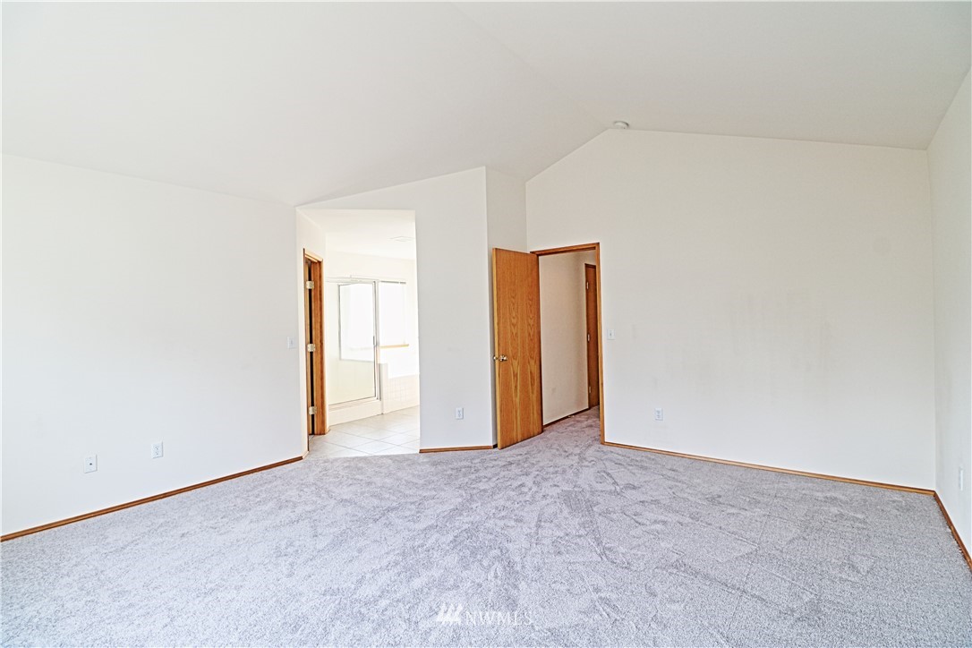 1909 Redmond Avenue Northeast Renton, WA 98056 - Photo 18 of 38 Gallery Image 18