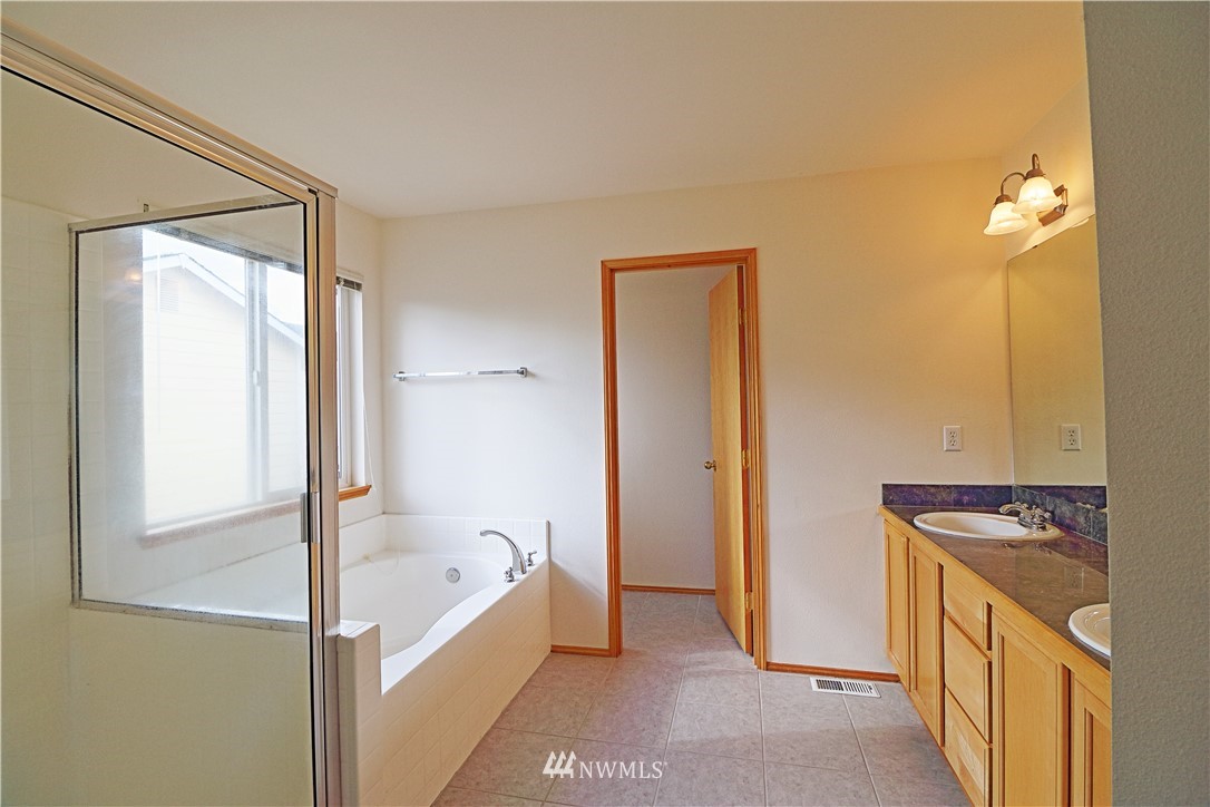 1909 Redmond Avenue Northeast Renton, WA 98056 - Photo 19 of 38 Gallery Image 19