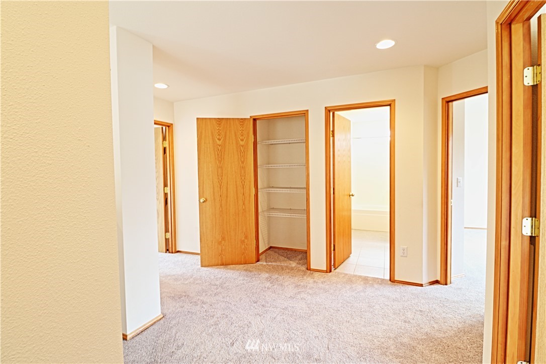1909 Redmond Avenue Northeast Renton, WA 98056 - Photo 23 of 38 Gallery Image 23