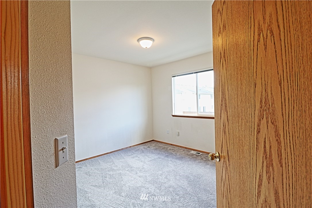 1909 Redmond Avenue Northeast Renton, WA 98056 - Photo 24 of 38 Gallery Image 24