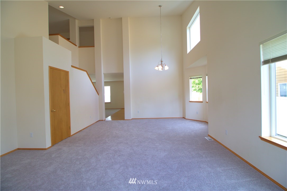 1909 Redmond Avenue Northeast Renton, WA 98056 - Photo 4 of 38 Gallery Image 4
