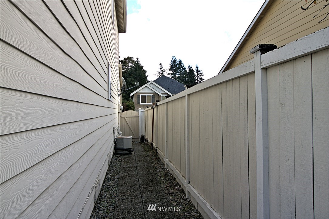 1909 Redmond Avenue Northeast Renton, WA 98056 - Photo 36 of 38 Gallery Image 36