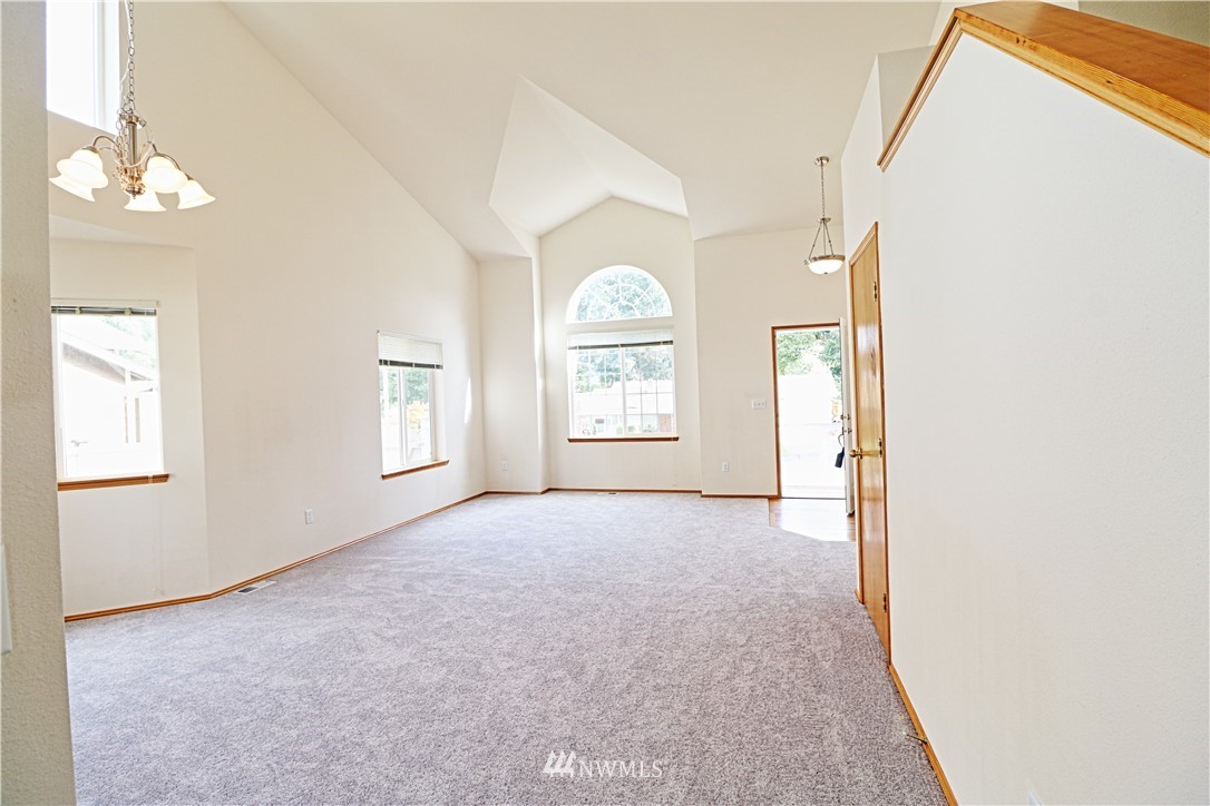 1909 Redmond Avenue Northeast Renton, WA 98056 - Photo 6 of 38 Gallery Image 6