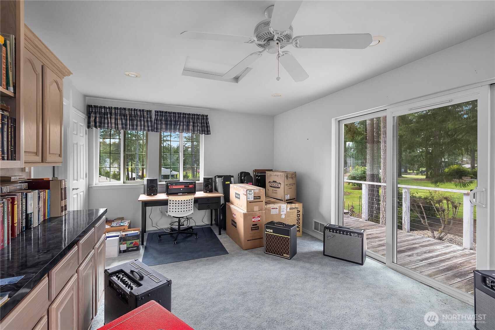 501 East Rd Of Tralee Shelton, WA 98584 - Photo 13 of 40