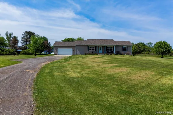 $299,900 | 1872 Lonsberry Drive, Lapeer, MI 48446