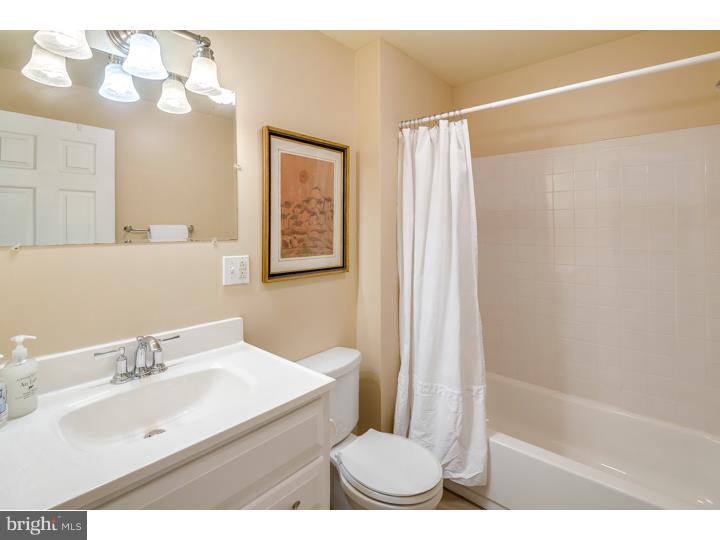 322 Reed Street, Unit 1R Philadelphia, PA 19147 - Photo 5 of 10