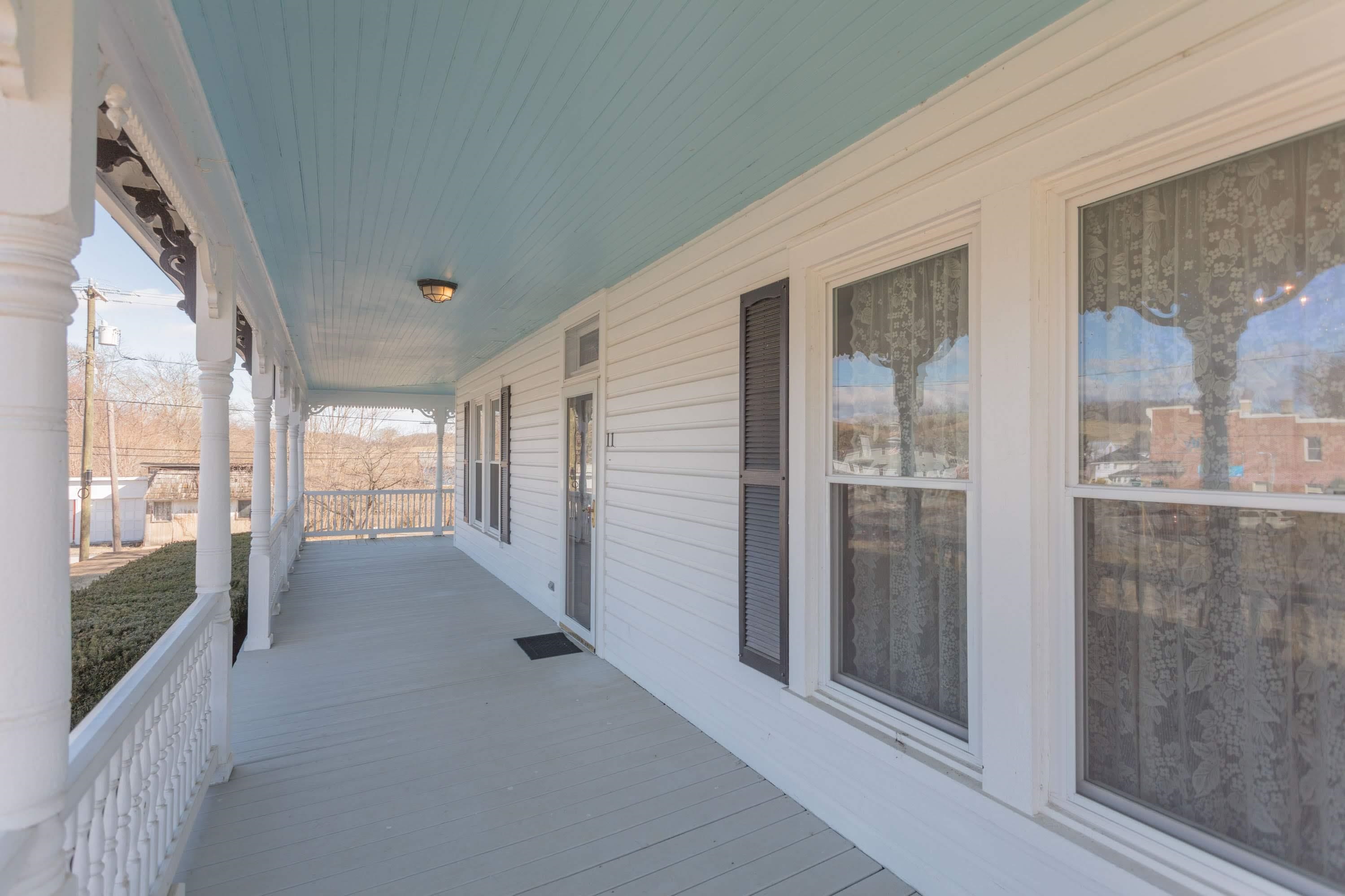 11 Shady Lane Raphine, VA 24472 - Photo 7 of 41 a view of hallway with windows