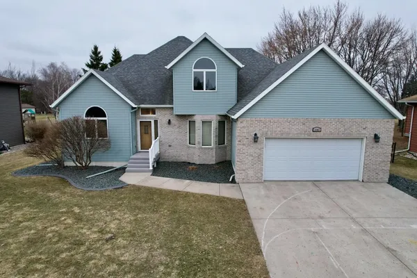 $484,000 | 1543 14th Avenue North, Wahpeton, ND 58075