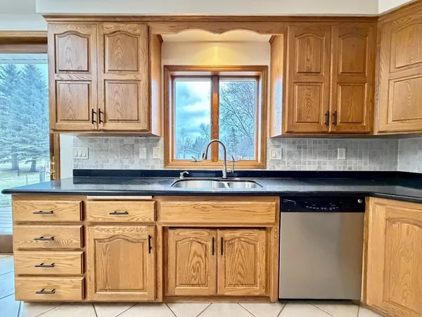 $484,000 | 1543 14th Avenue North, Wahpeton, ND 58075