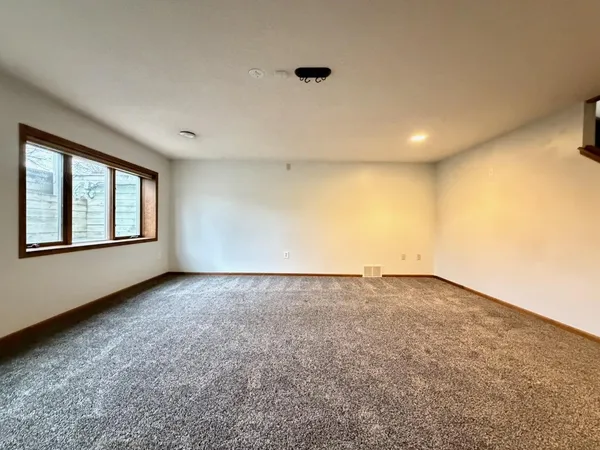 $484,000 | 1543 14th Avenue North, Wahpeton, ND 58075