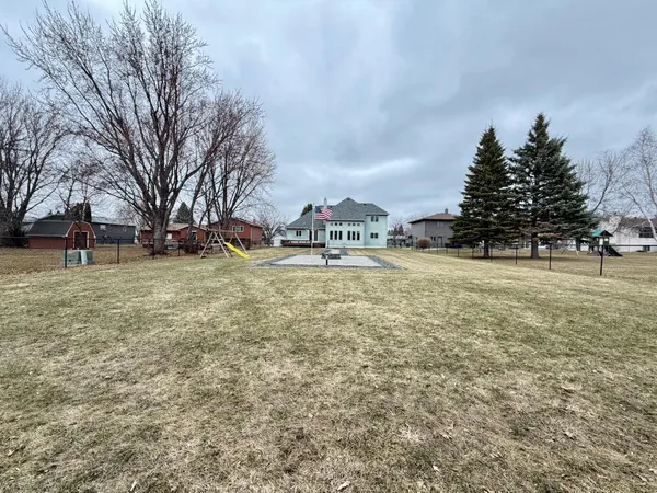 $484,000 | 1543 14th Avenue North, Wahpeton, ND 58075