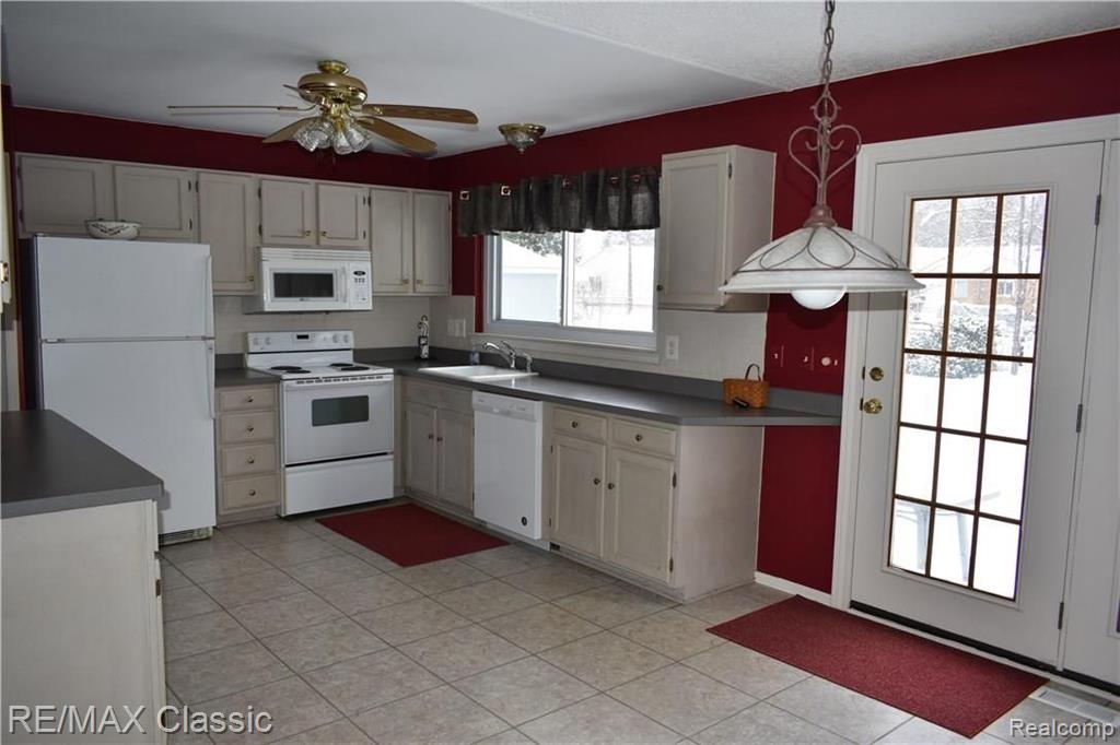 781 Hidden Ridge Drive Troy, MI 48083 - Photo 8 of 34