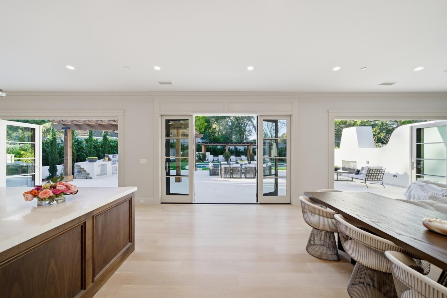 830 Bromfield Road San Mateo, CA 94402 - Photo 17 of 93 a kitchen with a table and chairs