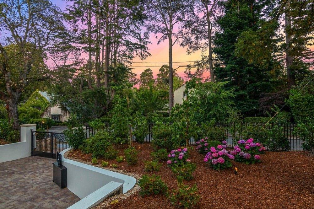 830 Bromfield Road San Mateo, CA 94402 - Photo 88 of 93 a view of a garden with flowers and trees