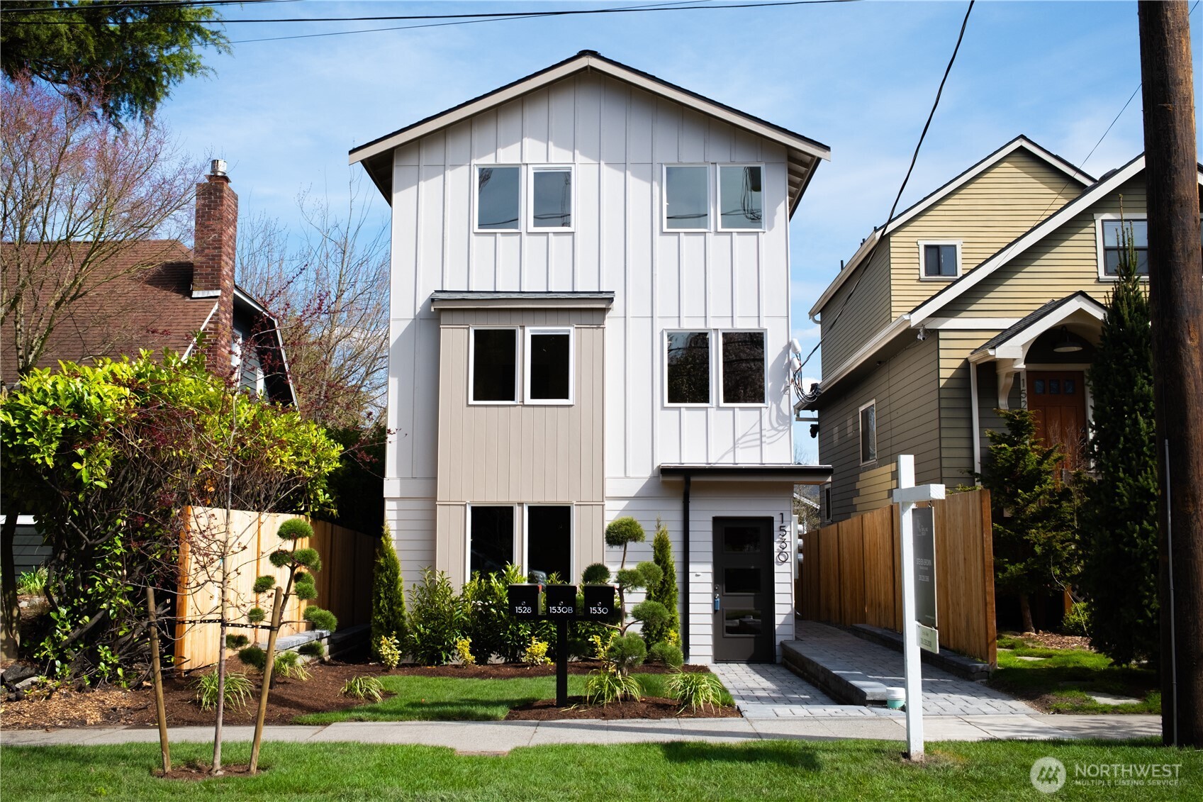 1530 25th Avenue Seattle, WA 98144 - Photo 1 of 27