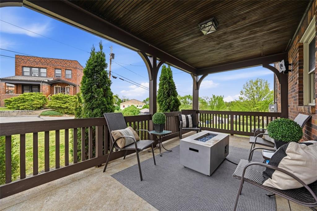 405 Shadyhill Road Pittsburgh, PA 15205 - Photo 4 of 34 a balcony with furniture and garden view