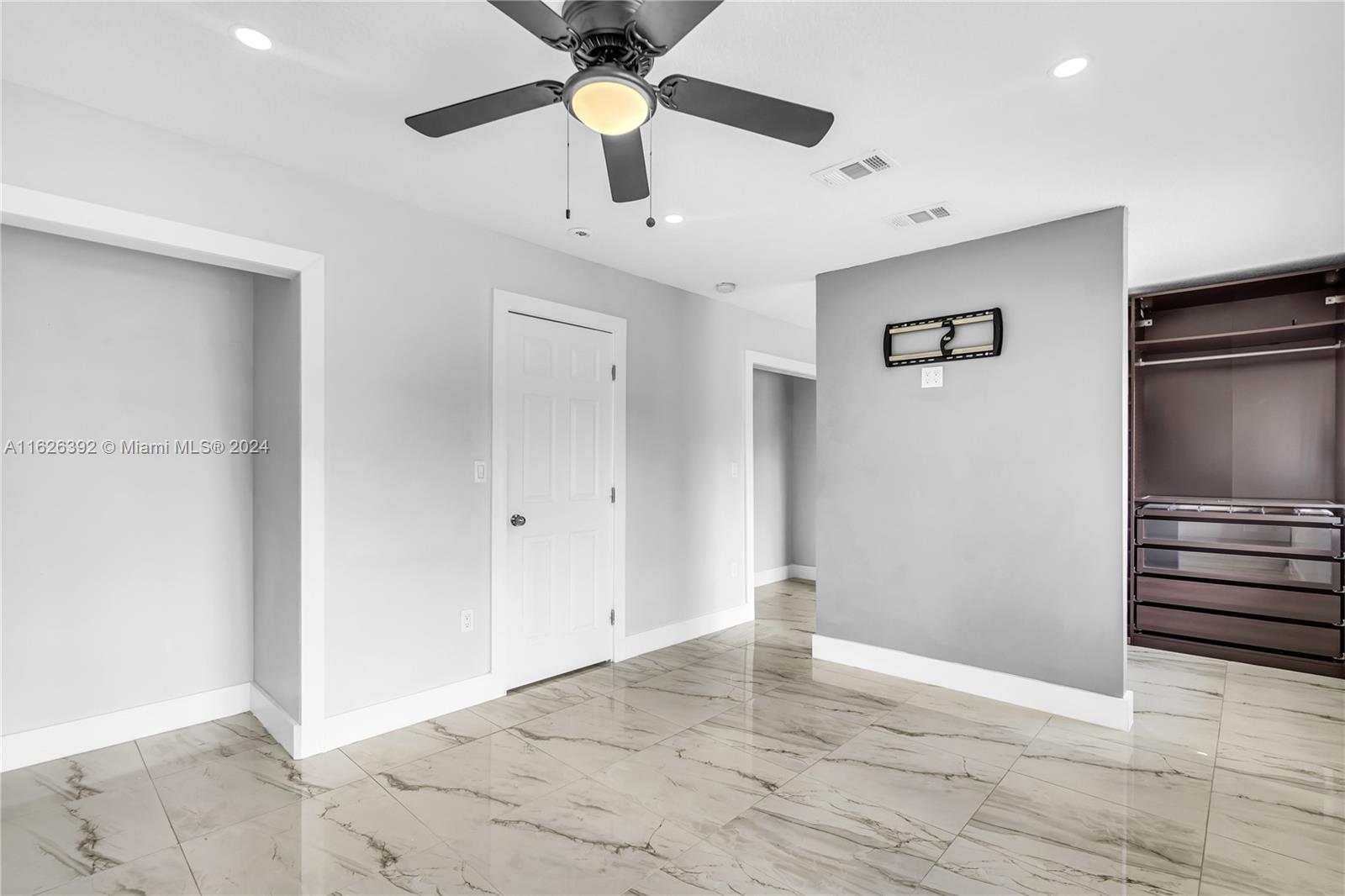Goulds Miami, FL 33170 - Photo 22 of 36 a view of a livingroom with an empty space