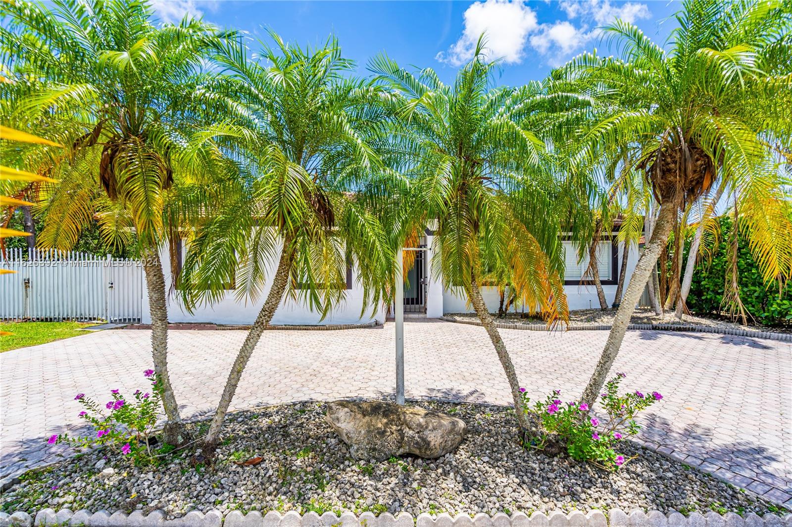 Goulds Miami, FL 33170 - Photo 5 of 36 a view of a backyard with plants