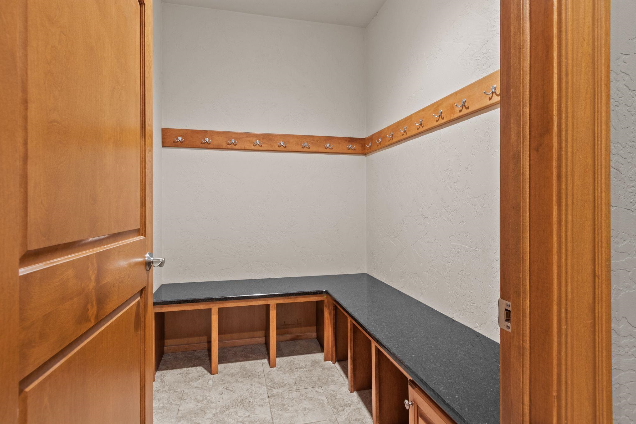 448 Harvest Road Green Bay, WI 54302 - Photo 26 of 71
