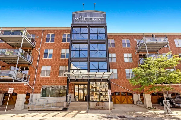 $525,000 | 130 South Water Street, Unit 212, Milwaukee, WI 53204