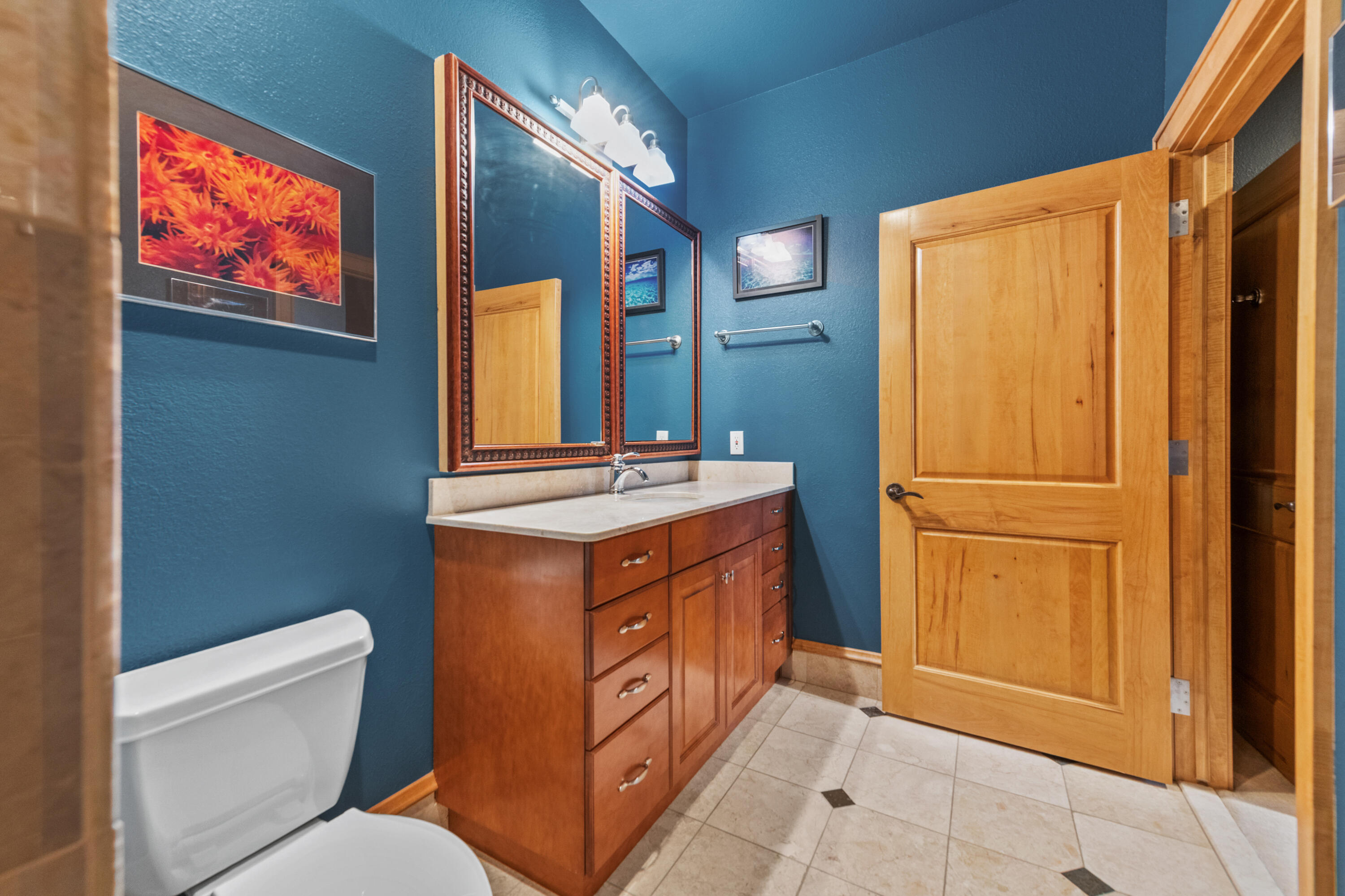 130 South Water Street, Unit 212 Milwaukee, WI 53204 - Photo 23 of 38 Primary Bathroom