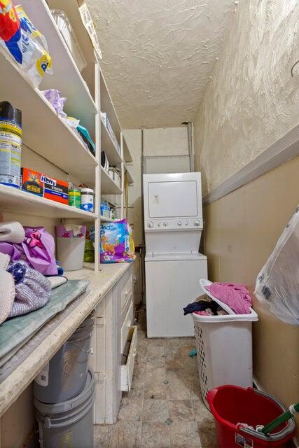 2139 North 18th Street, Unit 2139A/2141 Milwaukee, WI 53205 - Photo 8 of 25 Laundry 1