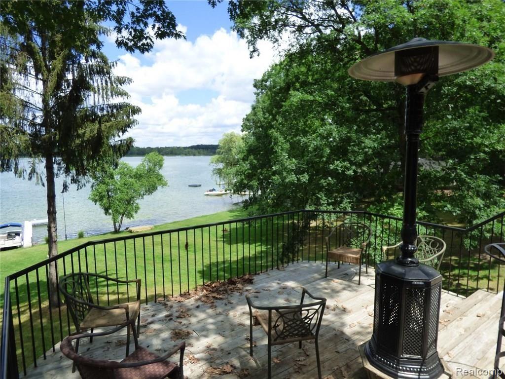 350 Bruin Lake Road Gregory, MI 48137 - Photo 26 of 35 22 DECK 3.JPG