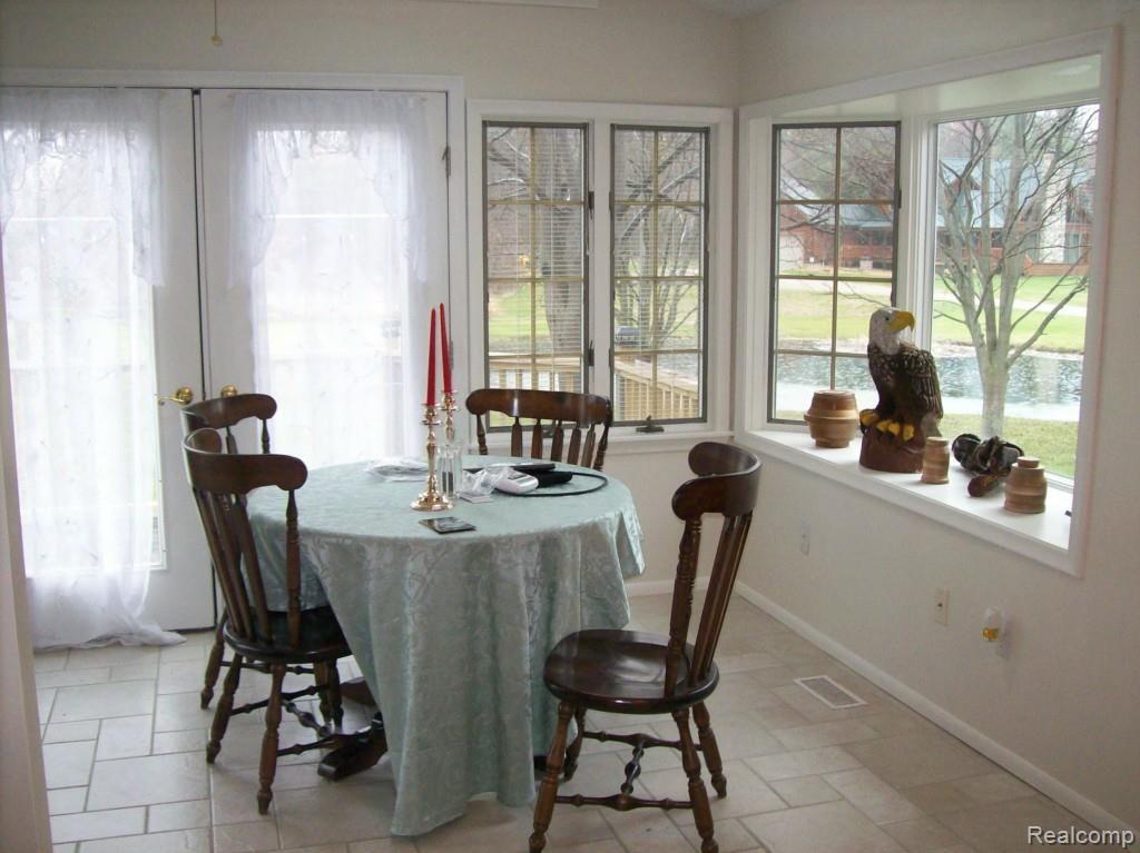 5960 Newman Road St. Clair, MI 48079 - Photo 10 of 12 BREAKFAST NOOK