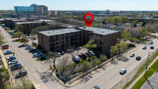 $2,250 | 8970 North Parkside Avenue, Unit 418, Des Plaines, IL 60016