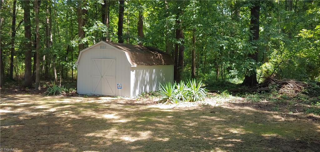 322 Spur Road Greensboro, NC 27406 - Photo 6 of 23 Gallery Image 6