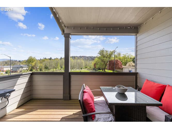 4307 Northwest Sage Loop Camas, WA 98607 - Photo 11 of 40 a view of balcony with furniture and garden