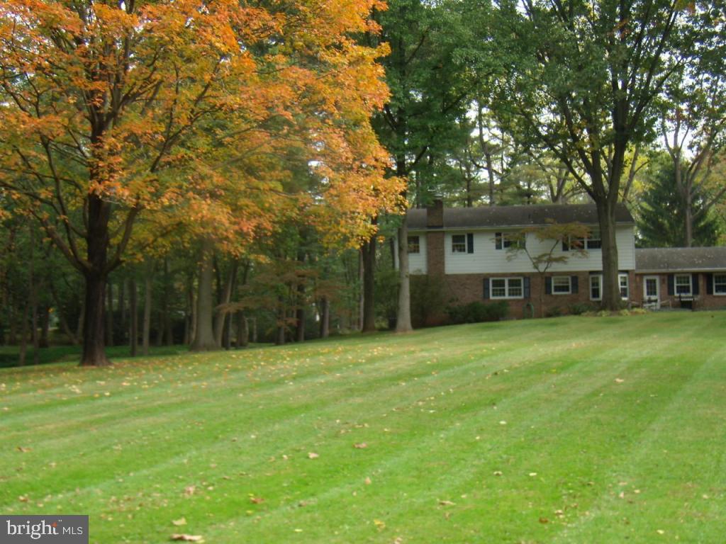634 Millcross Road Lancaster, PA 17601 - Photo 3 of 26