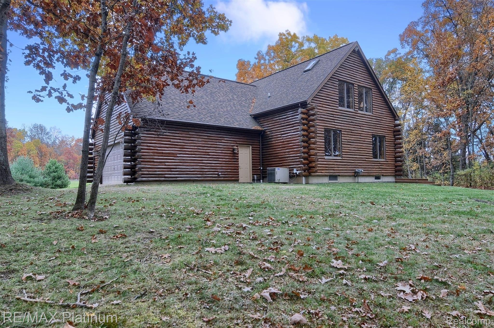 4133 Burns Road Linden, MI 48451 - Photo 30 of 39 30-Rear 2nd View.jpg