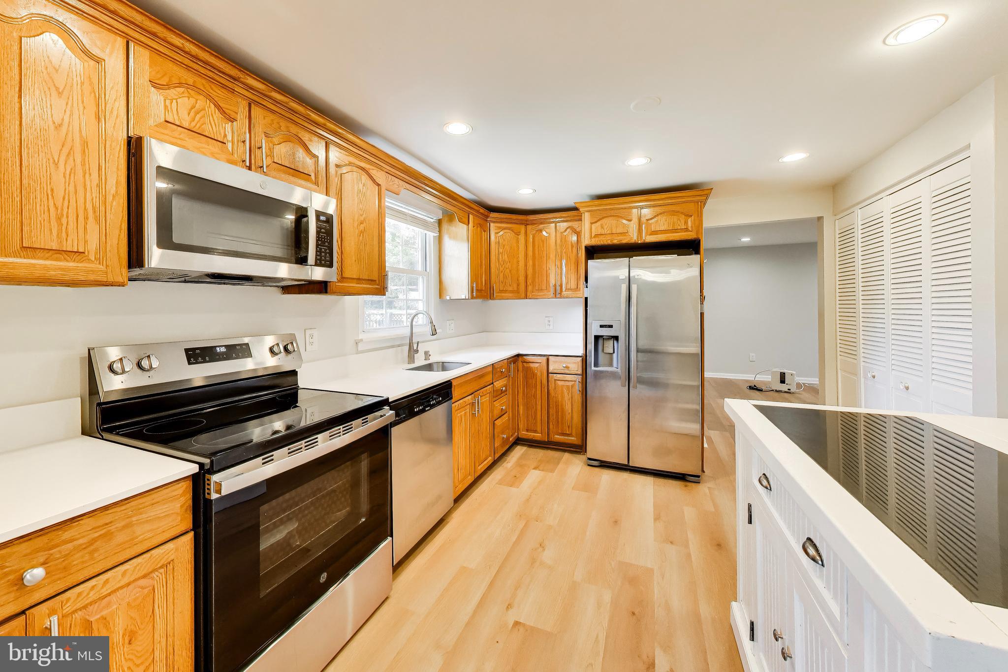 9152 Burke Road Burke, VA 22015 - Photo 10 of 35 Gallery Image 10