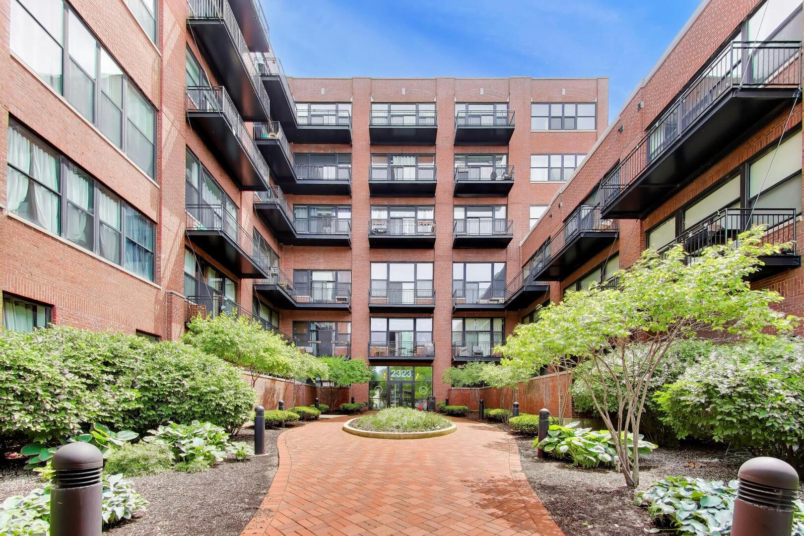2323 West Pershing Road, Unit 327 Chicago, IL 60609 - Photo 3 of 34