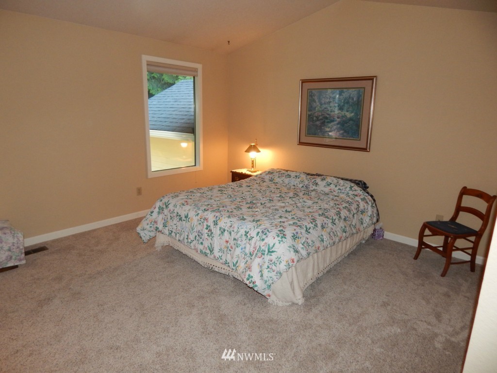 2424 243rd Place Southeast Bothell, WA 98021 - Photo 14 of 25