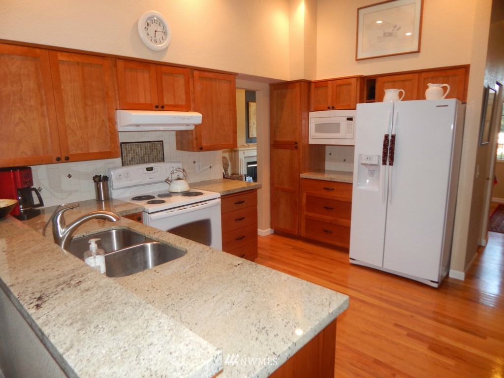 2424 243rd Place Southeast Bothell, WA 98021 - Photo 6 of 25