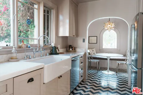$2,449,000 | 1060 Superba Avenue, Venice, CA 90291