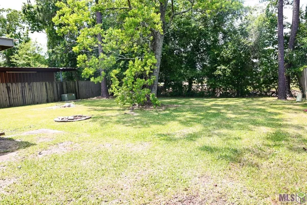 $1,300 | 1018 Boreas Drive, Baton Rouge, LA 70816