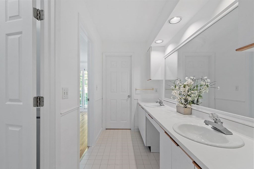 49 Pointe Rok Drive, Unit 49 Worcester, MA 01604 - Photo 27 of 42 Gallery Image 27