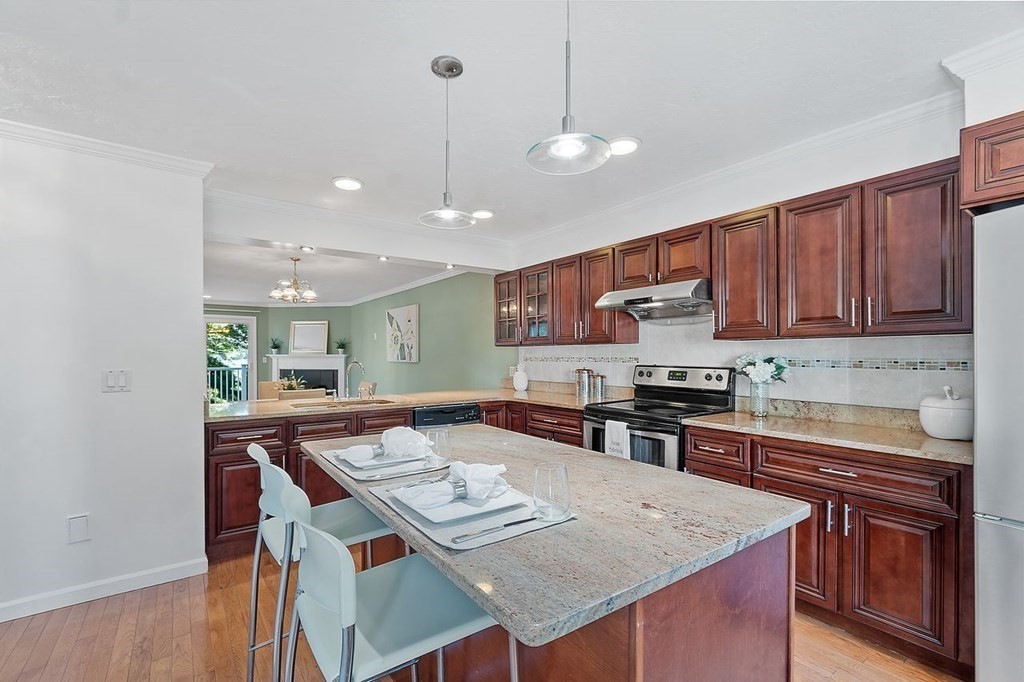 49 Pointe Rok Drive, Unit 49 Worcester, MA 01604 - Photo 5 of 42 Gallery Image 5