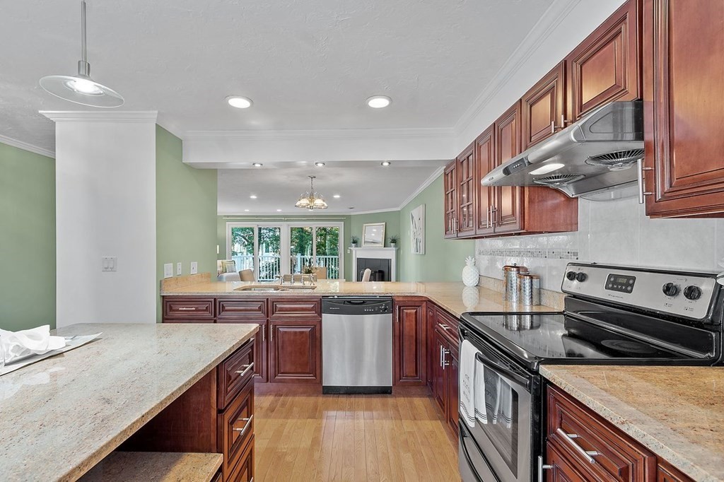 49 Pointe Rok Drive, Unit 49 Worcester, MA 01604 - Photo 6 of 42 Gallery Image 6