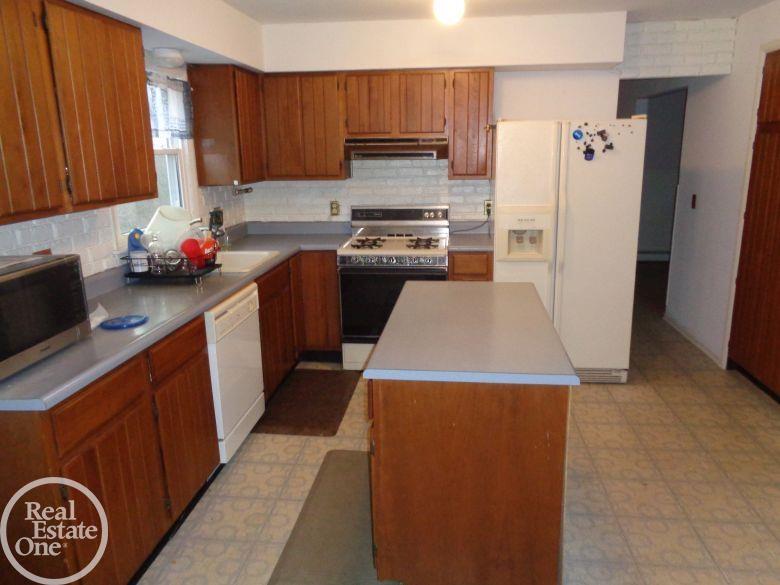 9565 Short Cut Road Fair Haven, MI 48023 - Photo 3 of 30 Kitchen