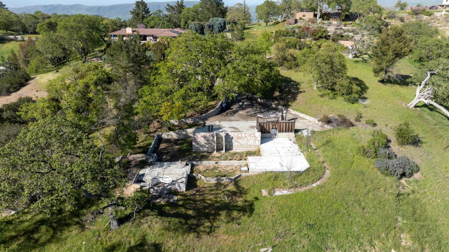 34994 Sky Ranch Road Carmel Valley, CA 93924 - Photo 12 of 36